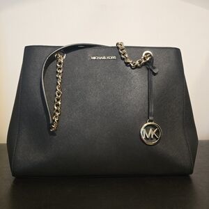 Michael Kors Susannah Large Saffiano Leather Shoulder bag Black, Gold Hardware